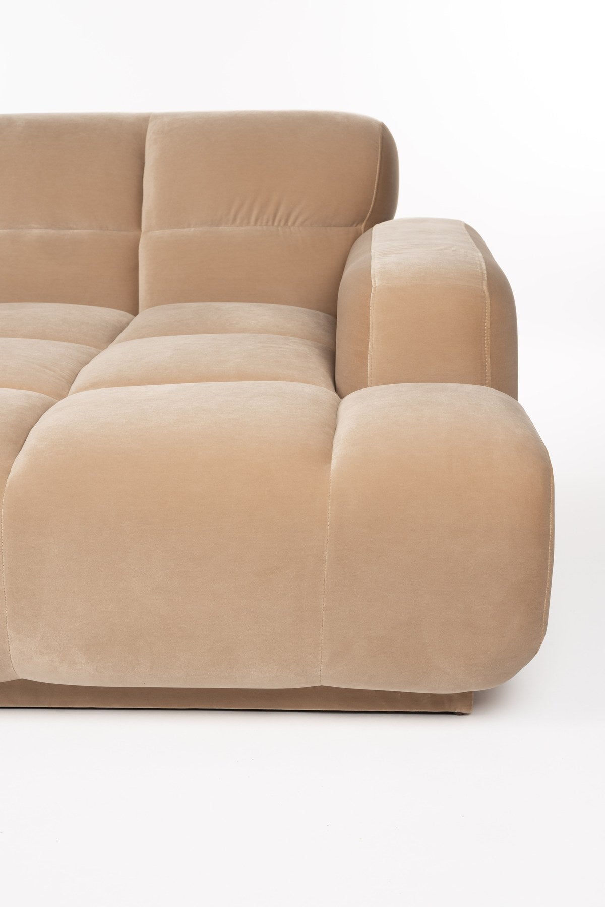Beiges Ecksofa rechts Hazel von Zuiver mit Chaise Longue, Polyesterbezug und Schaumstofffüllung, grosszügige Sitzfläche für sechs Personen.