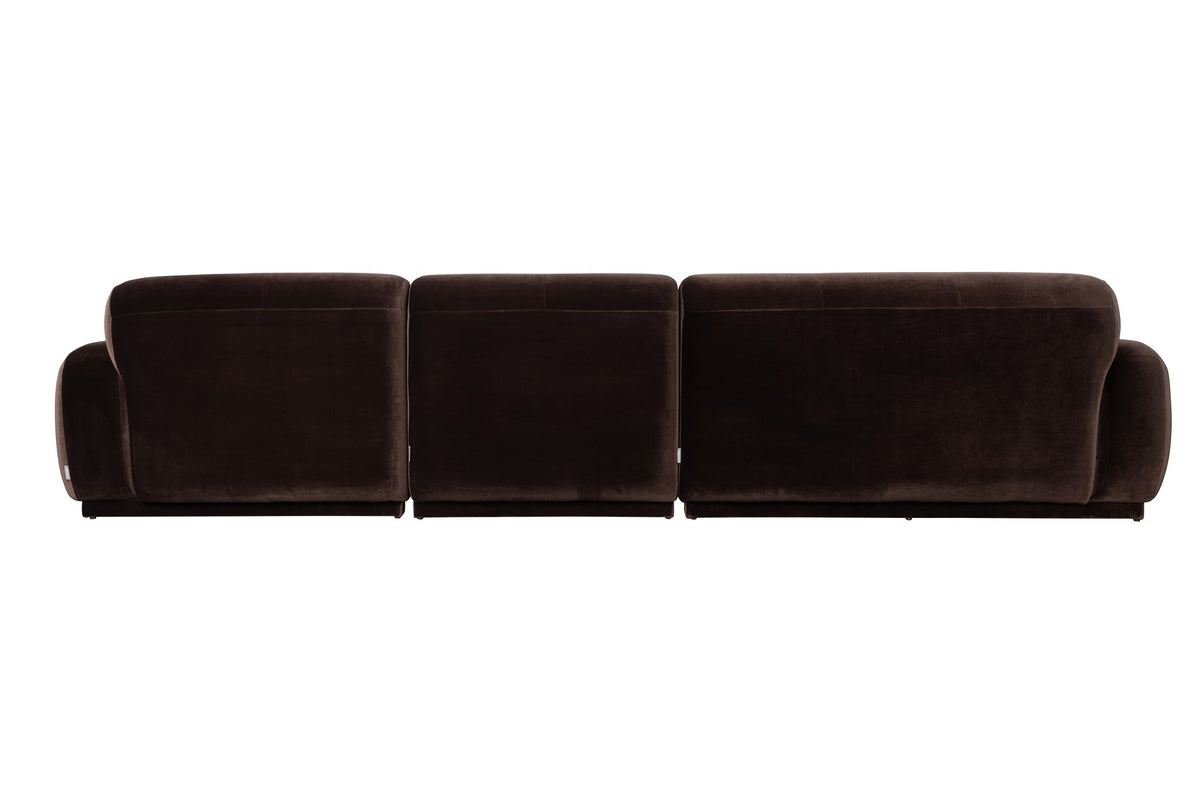 Braunes Ecksofa rechts Hazel von Zuiver mit Chaise Longue, gepolsterter Sitzfläche aus Polyester und Schaumstofffüllung im Wohnraum.