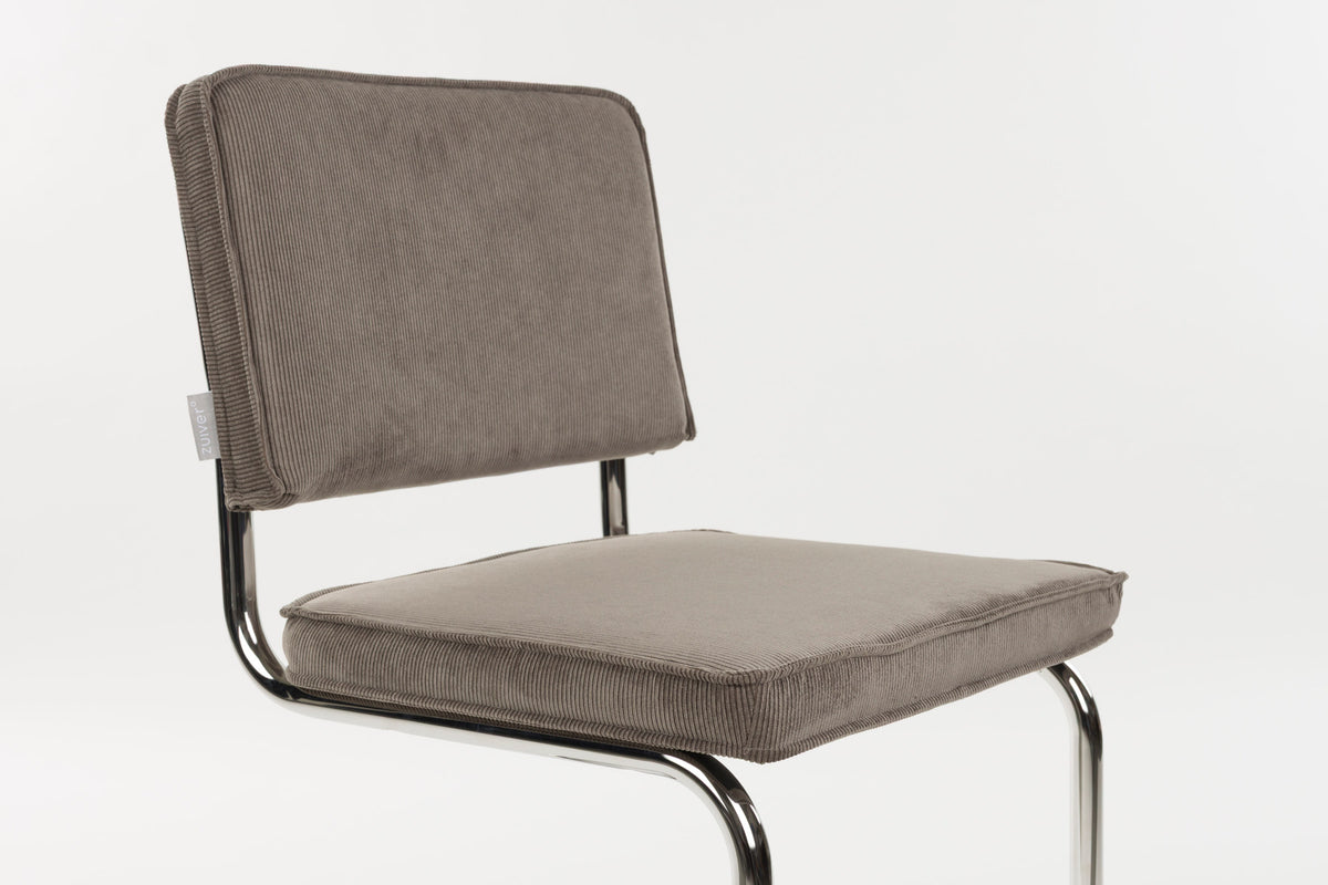 Stuhl Ridge in Dunkelgrau präsentiert im Onlineshop von KAQTU Design AG. Stuhl ist von Zuiver