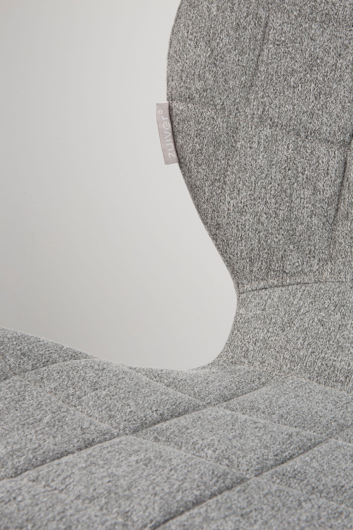 Stuhl Omg in Grau präsentiert im Onlineshop von KAQTU Design AG. Stuhl ist von Zuiver