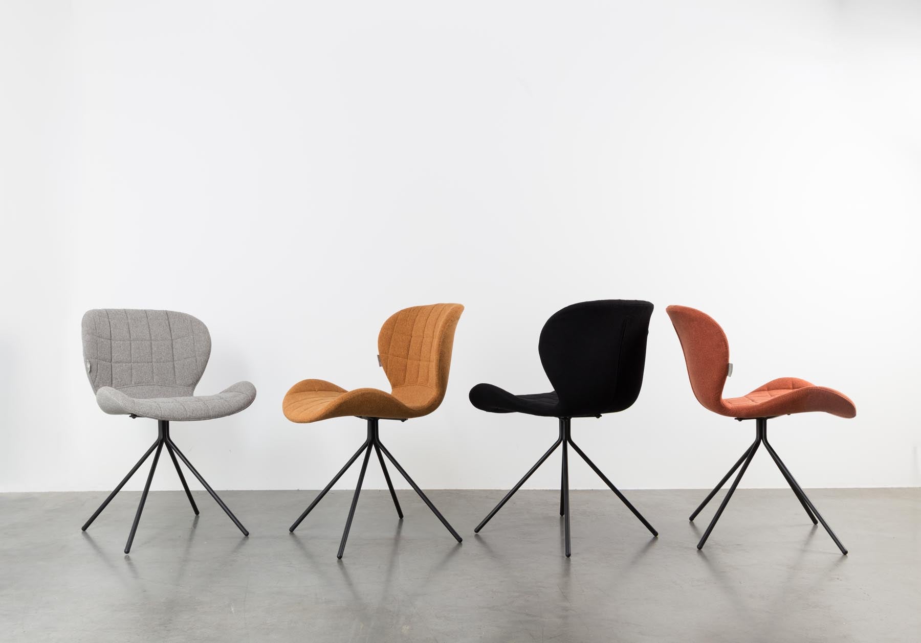 Stuhl OMG in Hellgrau präsentiert im Onlineshop von KAQTU Design AG. Stuhl ist von Zuiver
