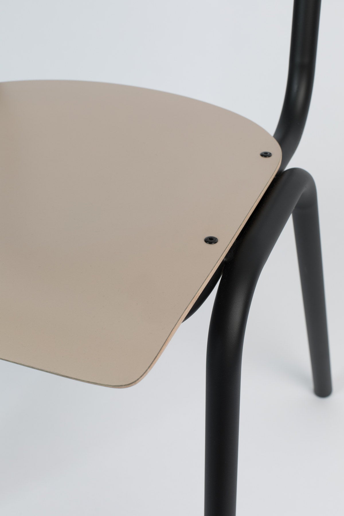 Stuhl Back to School in beige präsentiert im Onlineshop von KAQTU Design AG. Stuhl ist von Zuiver