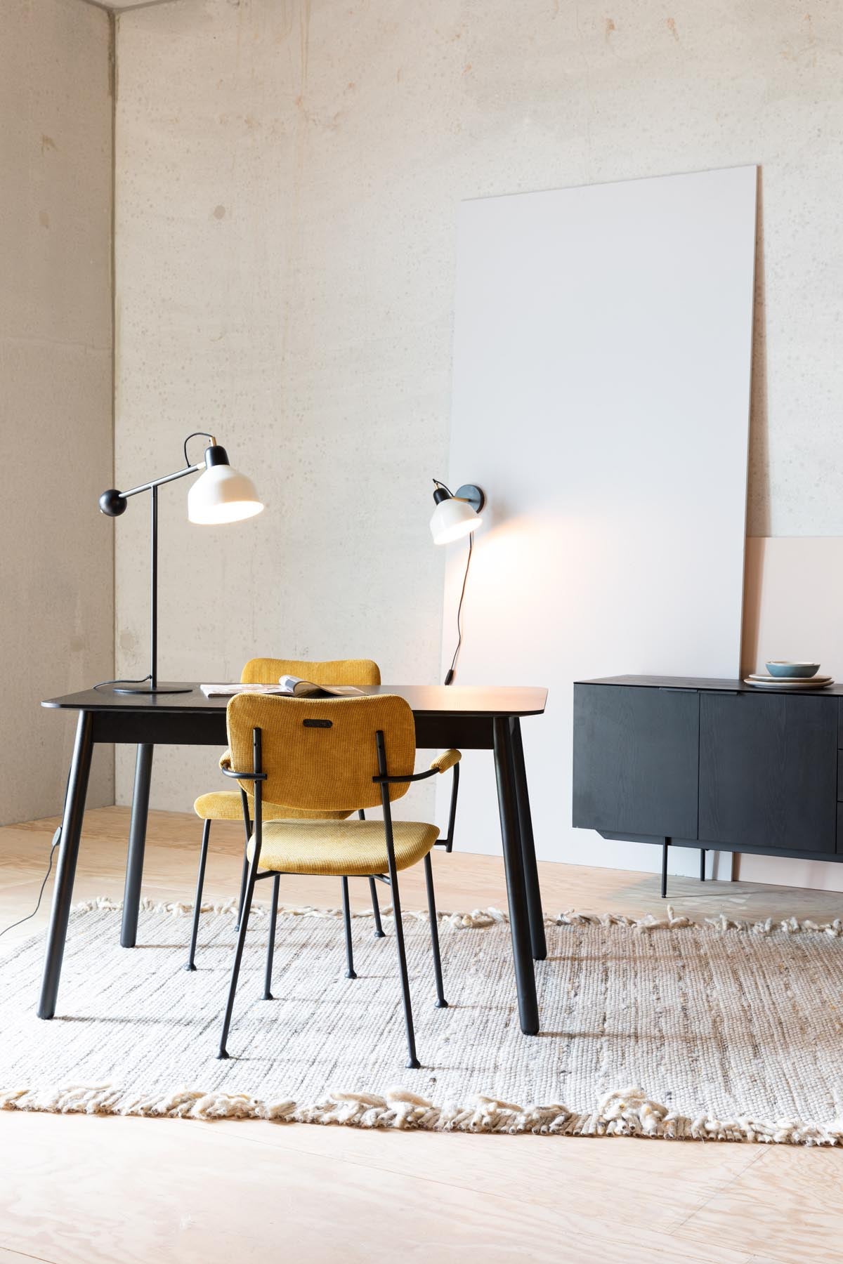 Stuhl Benson in Oker präsentiert im Onlineshop von KAQTU Design AG. Stuhl ist von Zuiver