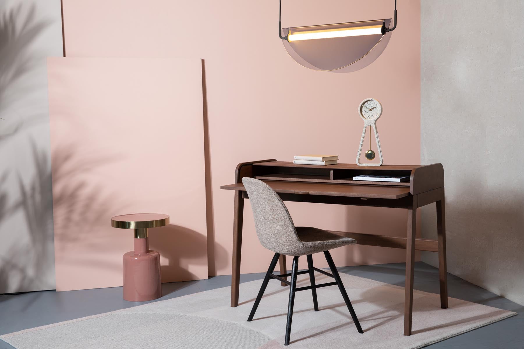 Stuhl Albert Kuip gepolstert in Beige präsentiert im Onlineshop von KAQTU Design AG. Stuhl ist von Zuiver