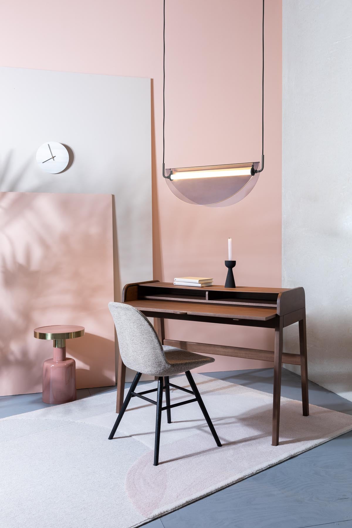 Stuhl Albert Kuip gepolstert in Beige präsentiert im Onlineshop von KAQTU Design AG. Stuhl ist von Zuiver