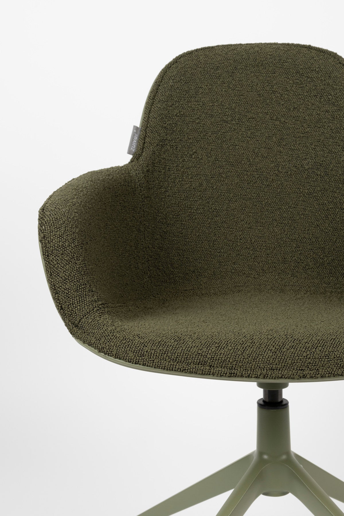 Armlehnstuhl Albert Kuip Swivel in Grün präsentiert im Onlineshop von KAQTU Design AG. Dreh-Schalenstuhl mit Armlehnen ist von Zuiver