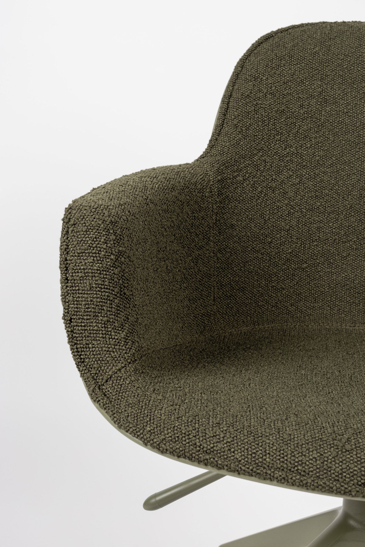 Bürostuhl mit Armlehne Albert Kuip in Grün präsentiert im Onlineshop von KAQTU Design AG. Bürostuhl mit Armlehne ist von Zuiver