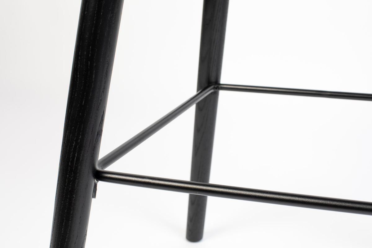 Barstuhl Albert Kuip in Schwarz präsentiert im Onlineshop von KAQTU Design AG. Barstuhl ist von Zuiver
