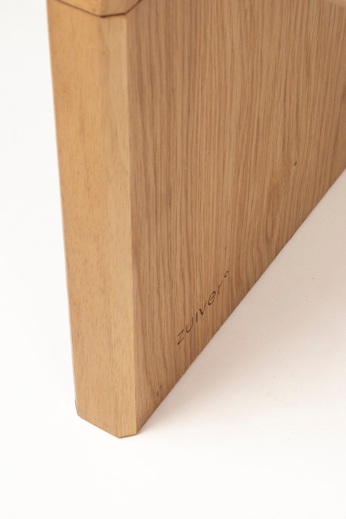 Bank Brave in Braun präsentiert im Onlineshop von KAQTU Design AG. Sitzbank ist von Zuiver