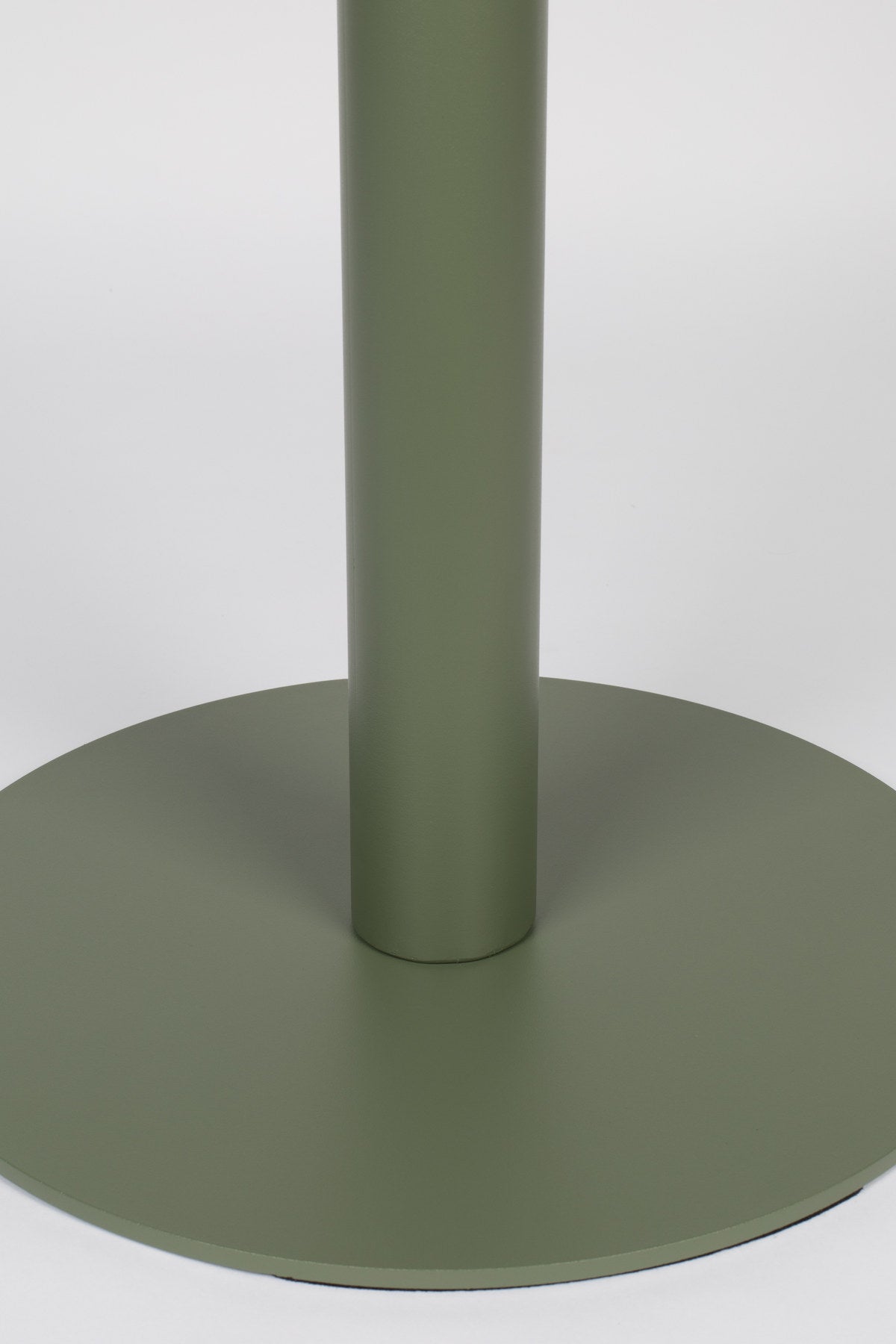 Beistelltisch Metsu in Grün präsentiert im Onlineshop von KAQTU Design AG. Esstisch ist von Zuiver