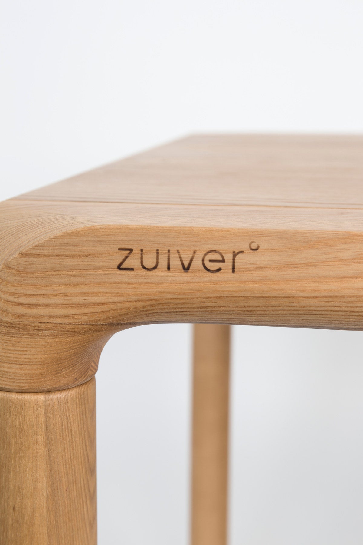 Tisch Storm in Natur präsentiert im Onlineshop von KAQTU Design AG. Esstisch ist von Zuiver