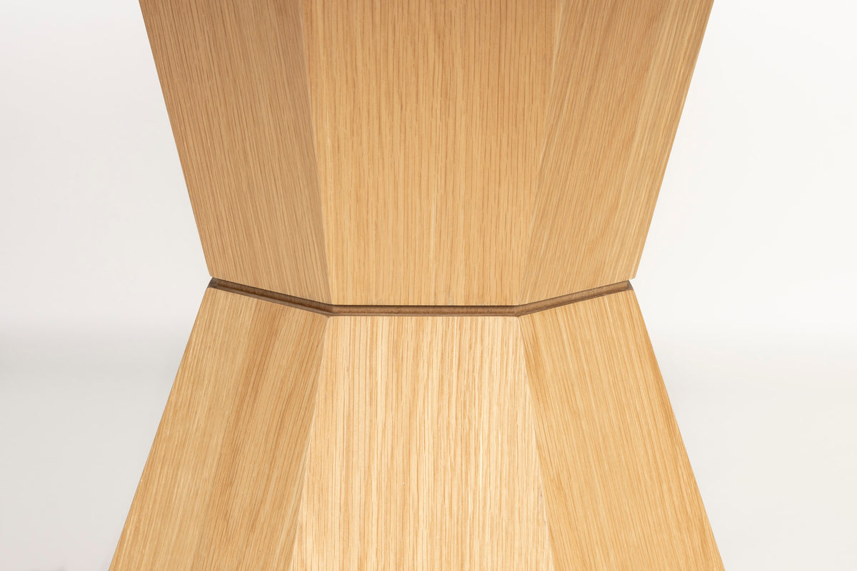 Tisch Lotus in beige präsentiert im Onlineshop von KAQTU Design AG. Esstisch ist von Zuiver