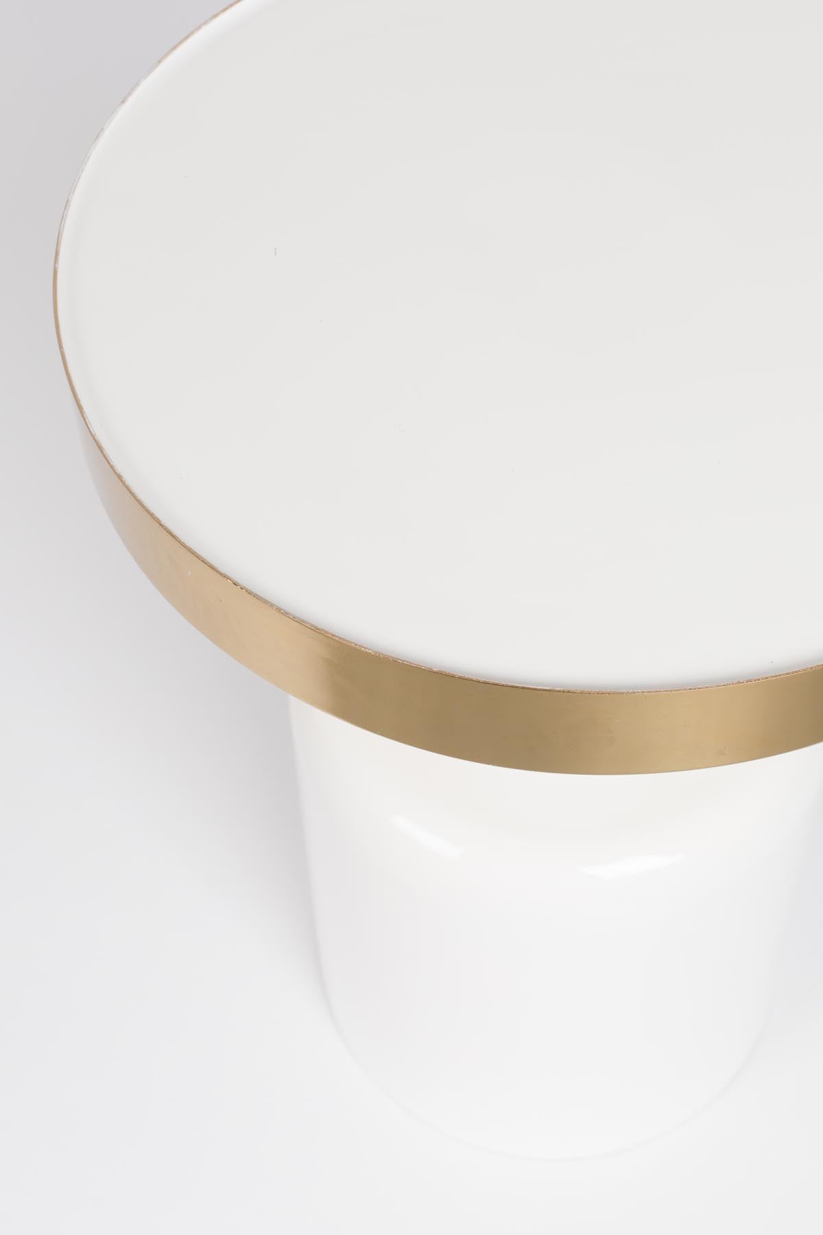 Beistelltisch Glam in Weiss präsentiert im Onlineshop von KAQTU Design AG. Couchtisch ist von Zuiver