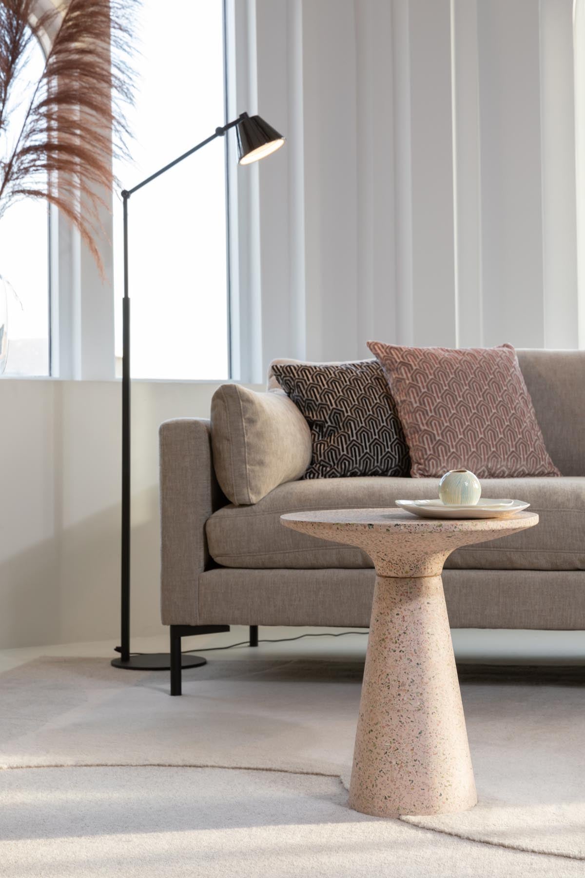 Beistelltisch Victoria in Rosa präsentiert im Onlineshop von KAQTU Design AG. Beistelltisch ist von Zuiver