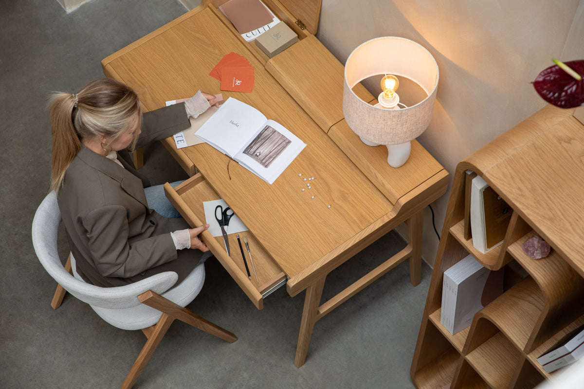 Schreibtisch Kaat in Natur präsentiert im Onlineshop von KAQTU Design AG. Schreibtisch ist von Zuiver