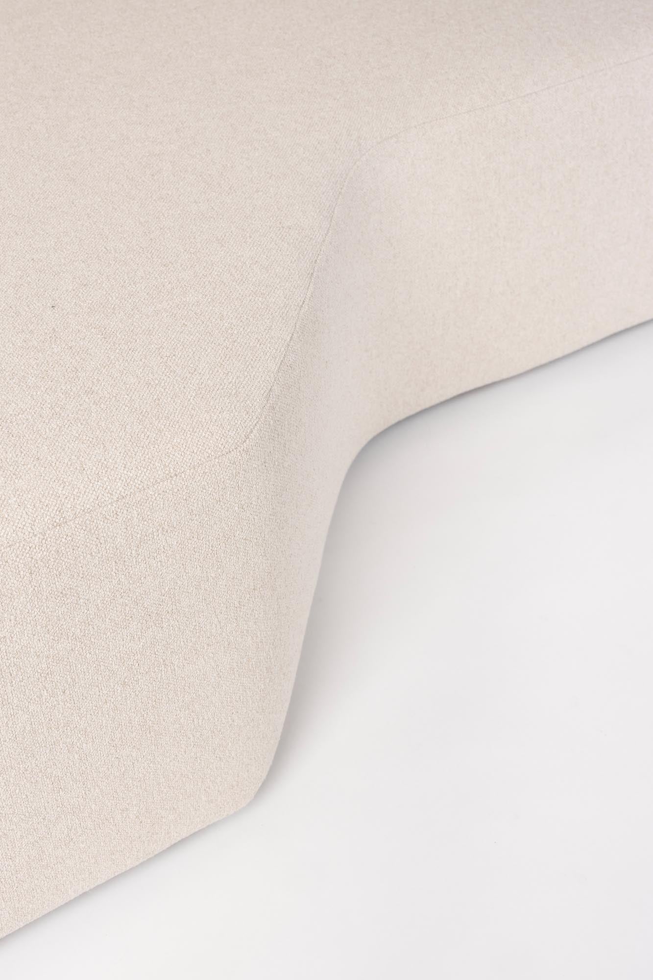 Das Sofa Prosper Chaise Longue Right von Zuiver bietet stilvolles Design, hohen Komfort und exzellente Verarbeitung.