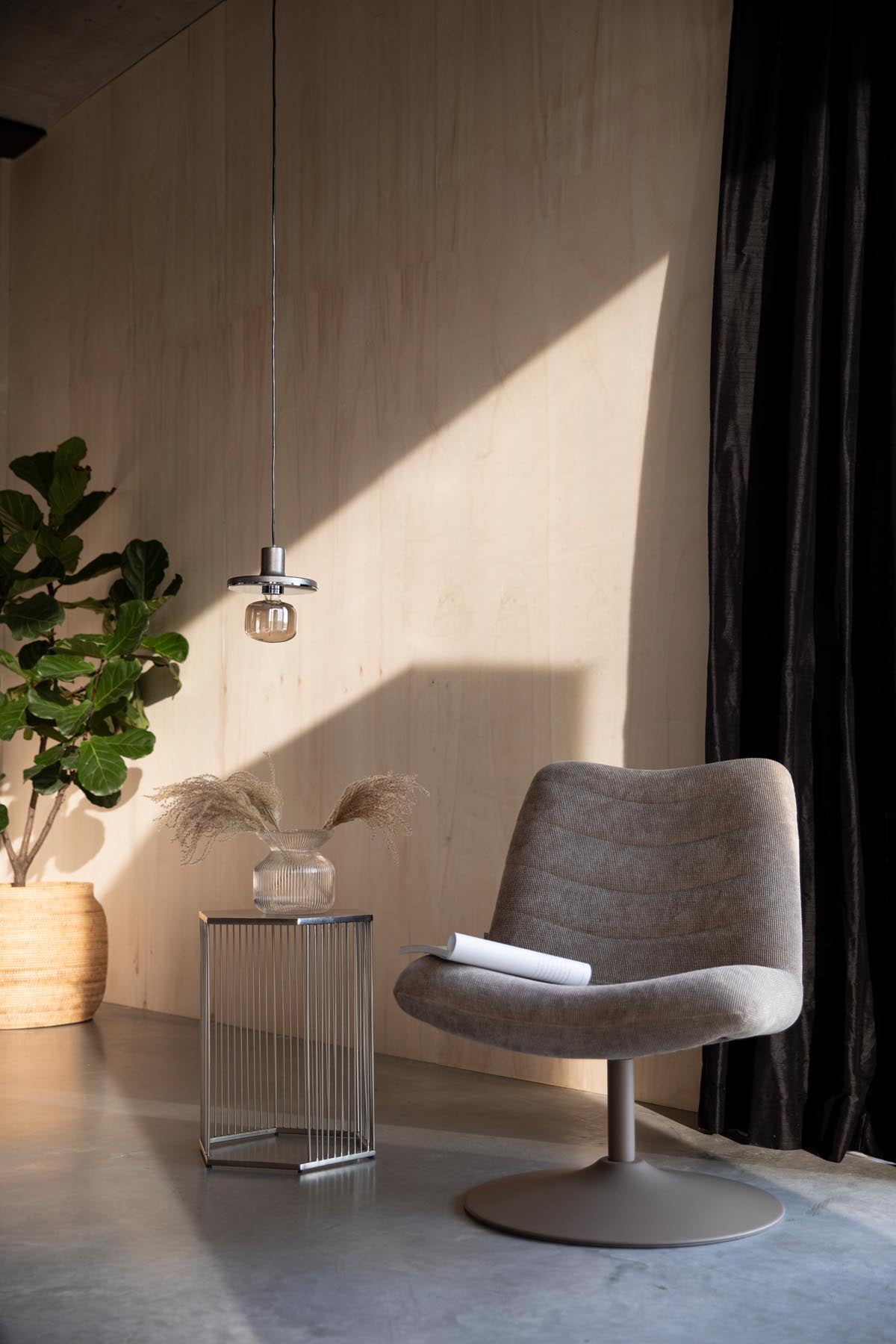 Lounge Sessel Bubba in beige präsentiert im Onlineshop von KAQTU Design AG. Sessel ist von Zuiver