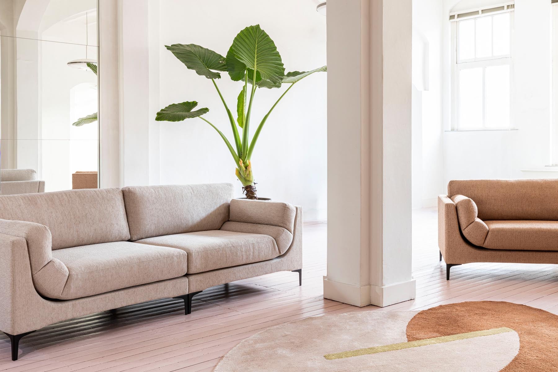 Sofa Balcony 3 Sitzer in Karamel präsentiert im Onlineshop von KAQTU Design AG. 3er Sofa ist von Zuiver