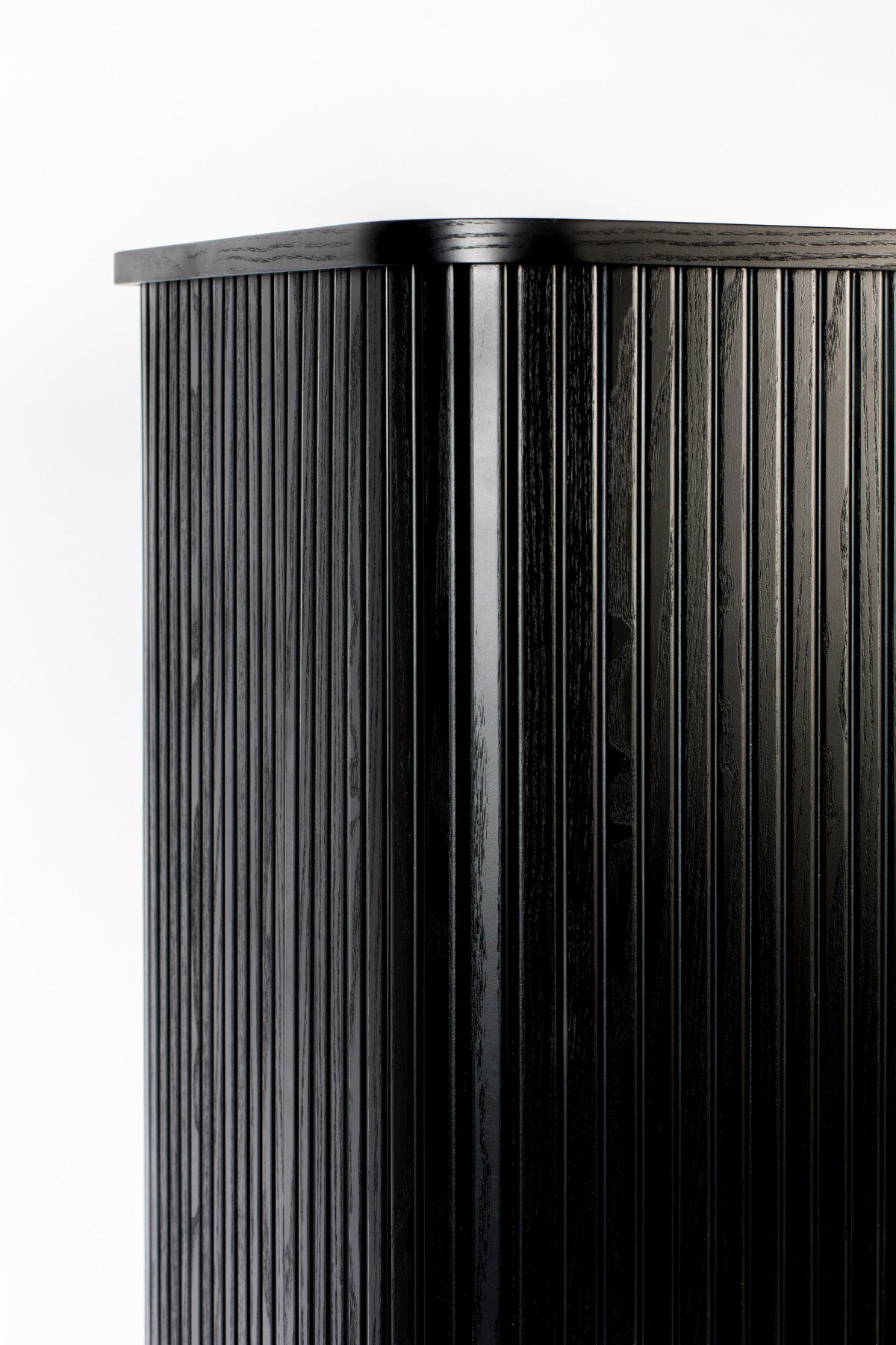 Sideboard Barbier in Schwarz präsentiert im Onlineshop von KAQTU Design AG. High-Sideboard ist von Zuiver