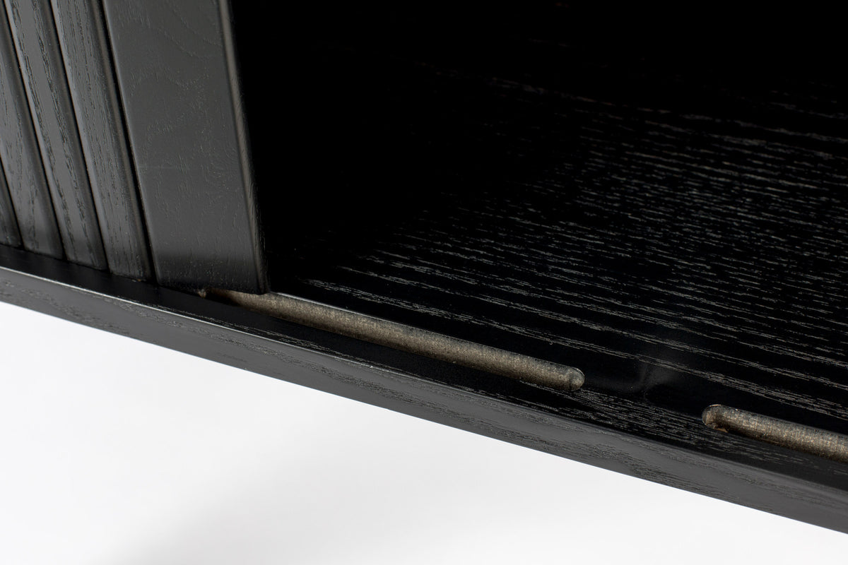 Sideboard Barbier in Schwarz präsentiert im Onlineshop von KAQTU Design AG. High-Sideboard ist von Zuiver