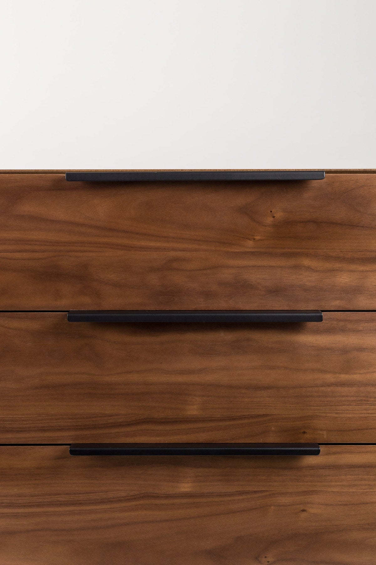 Sideboard Travis in Braun präsentiert im Onlineshop von KAQTU Design AG. Sideboard ist von Zuiver