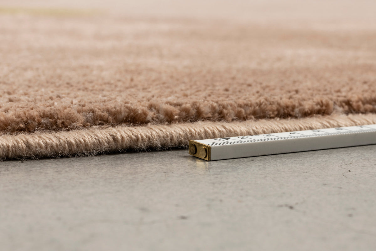 Teppich Phila in Braun präsentiert im Onlineshop von KAQTU Design AG. Teppich ist von Zuiver