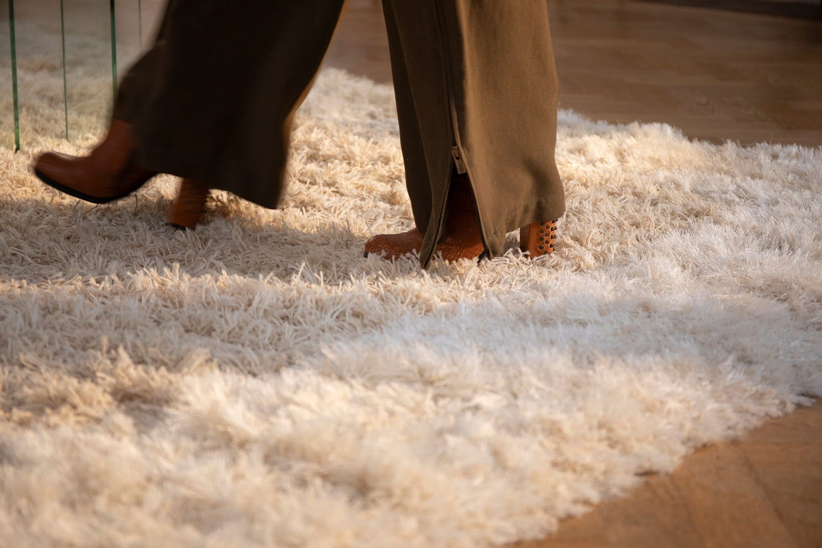 Curly Teppich 160x230 in beige präsentiert im Onlineshop von KAQTU Design AG. Teppich ist von Zuiver