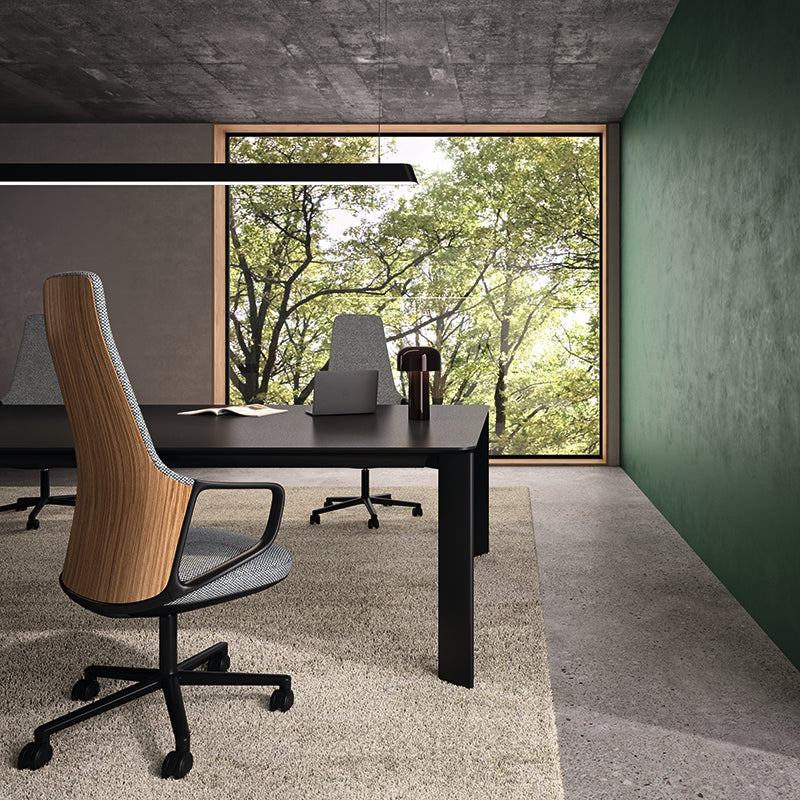 Calma Bürostuhl SO2290 in Grün/Schwarz präsentiert im Onlineshop von KAQTU Design AG. Bürostuhl ist von Andreu World