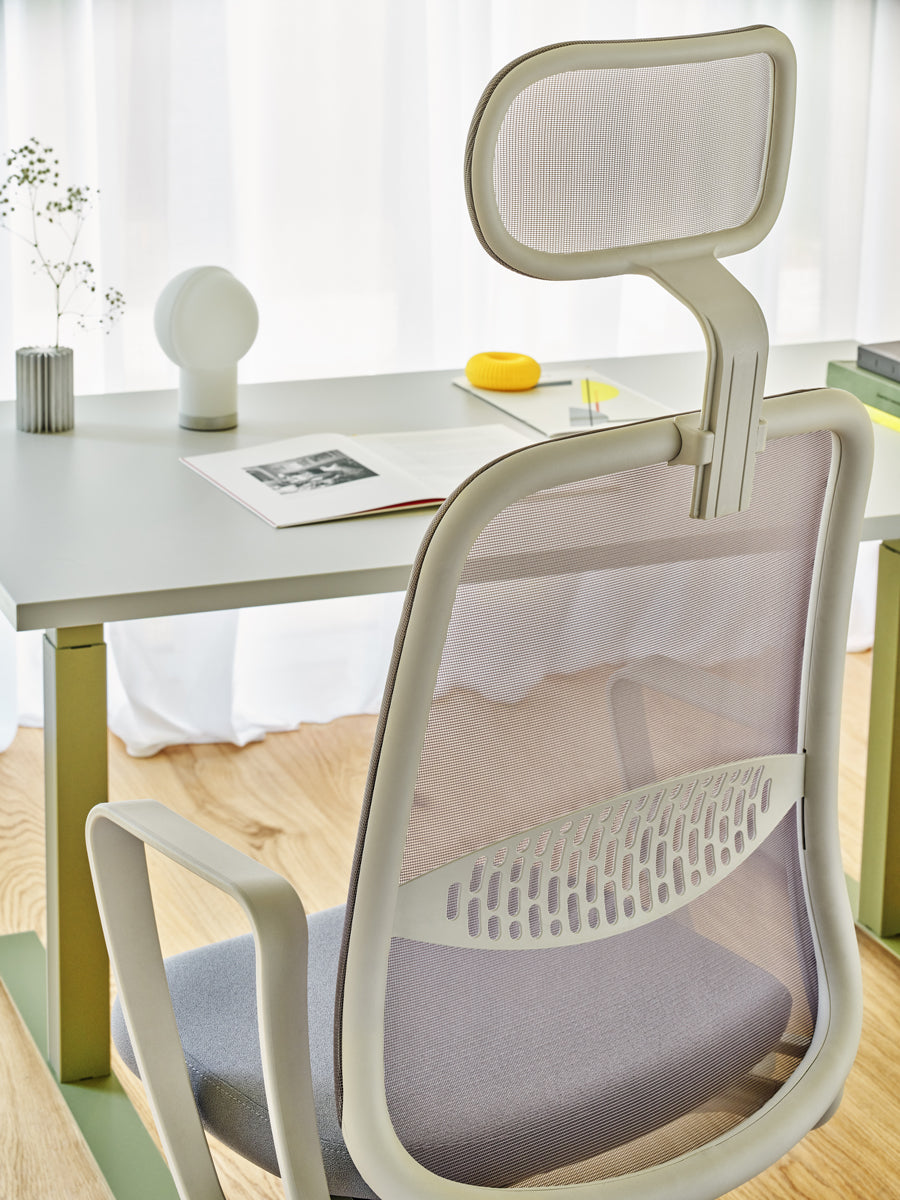 Astro ASR01 - Bürostuhl in präsentiert im Onlineshop von KAQTU Design AG. Bürostuhl ist von Mdd