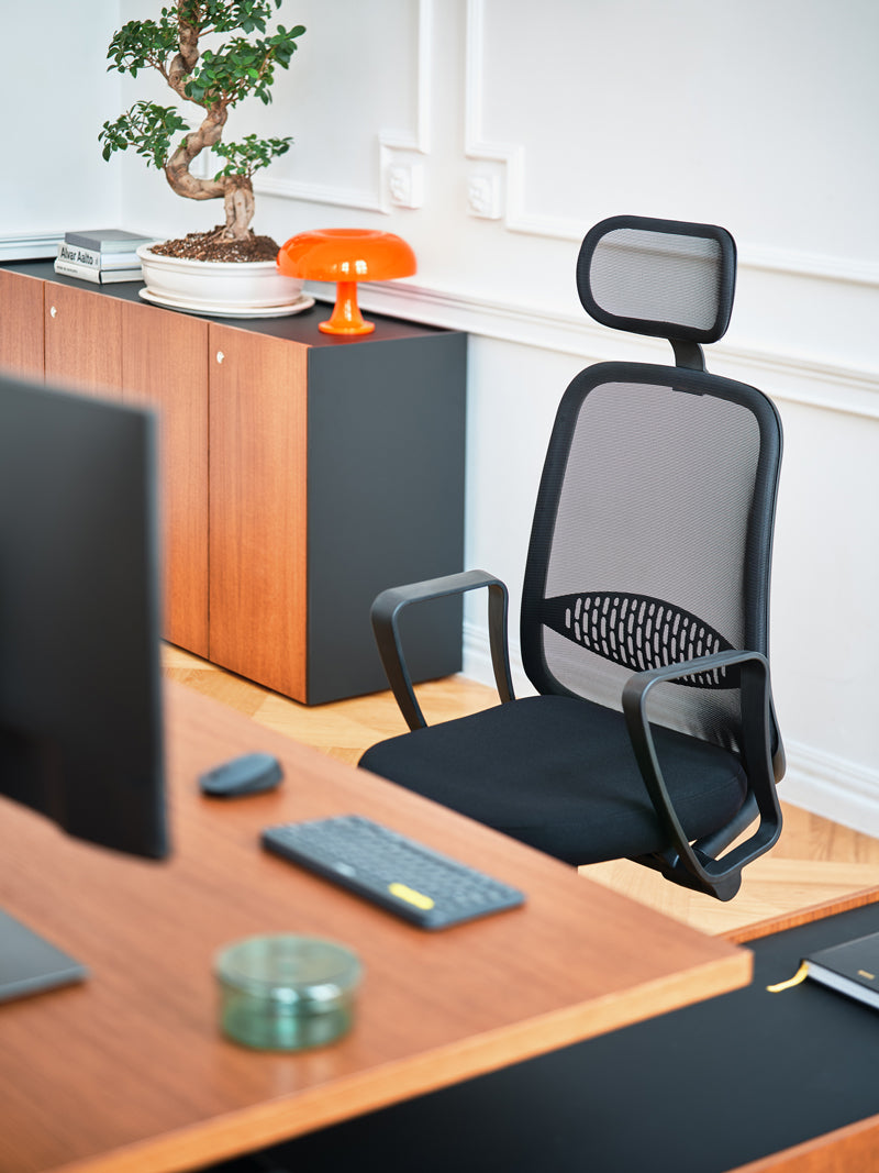 Astro ASR01 - Bürostuhl in präsentiert im Onlineshop von KAQTU Design AG. Bürostuhl ist von Mdd