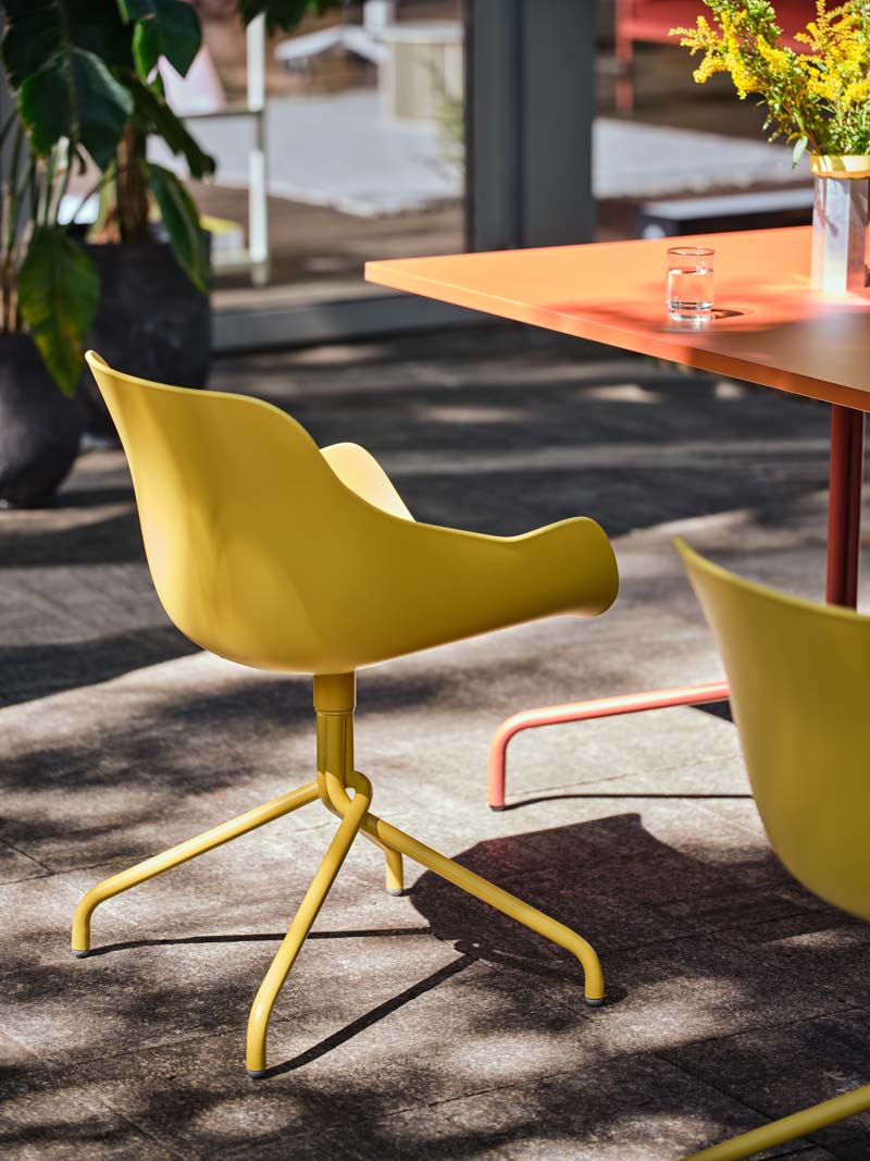 Baltic Basic BL1P19K - Stuhl Drehbasis in Rot präsentiert im Onlineshop von KAQTU Design AG. Drehstuhl ist von Mdd