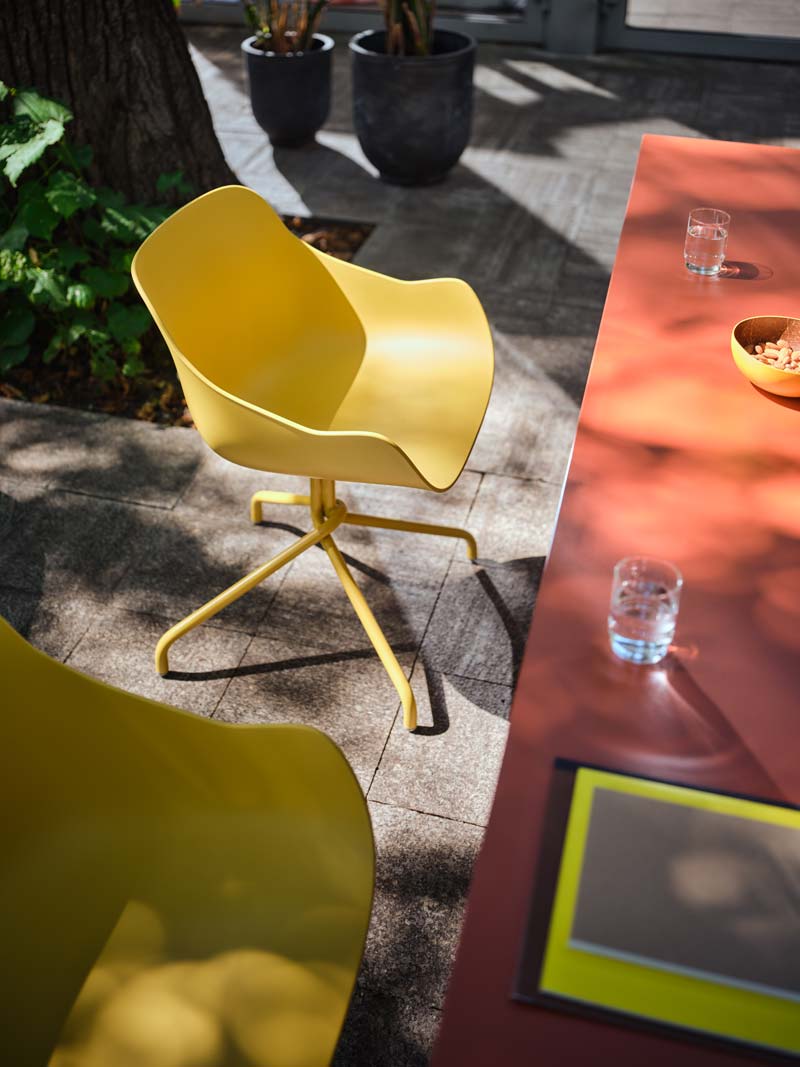 Baltic Basic BL1P13K - Stuhl Drehbasis in Rot präsentiert im Onlineshop von KAQTU Design AG. Drehstuhl ist von Mdd