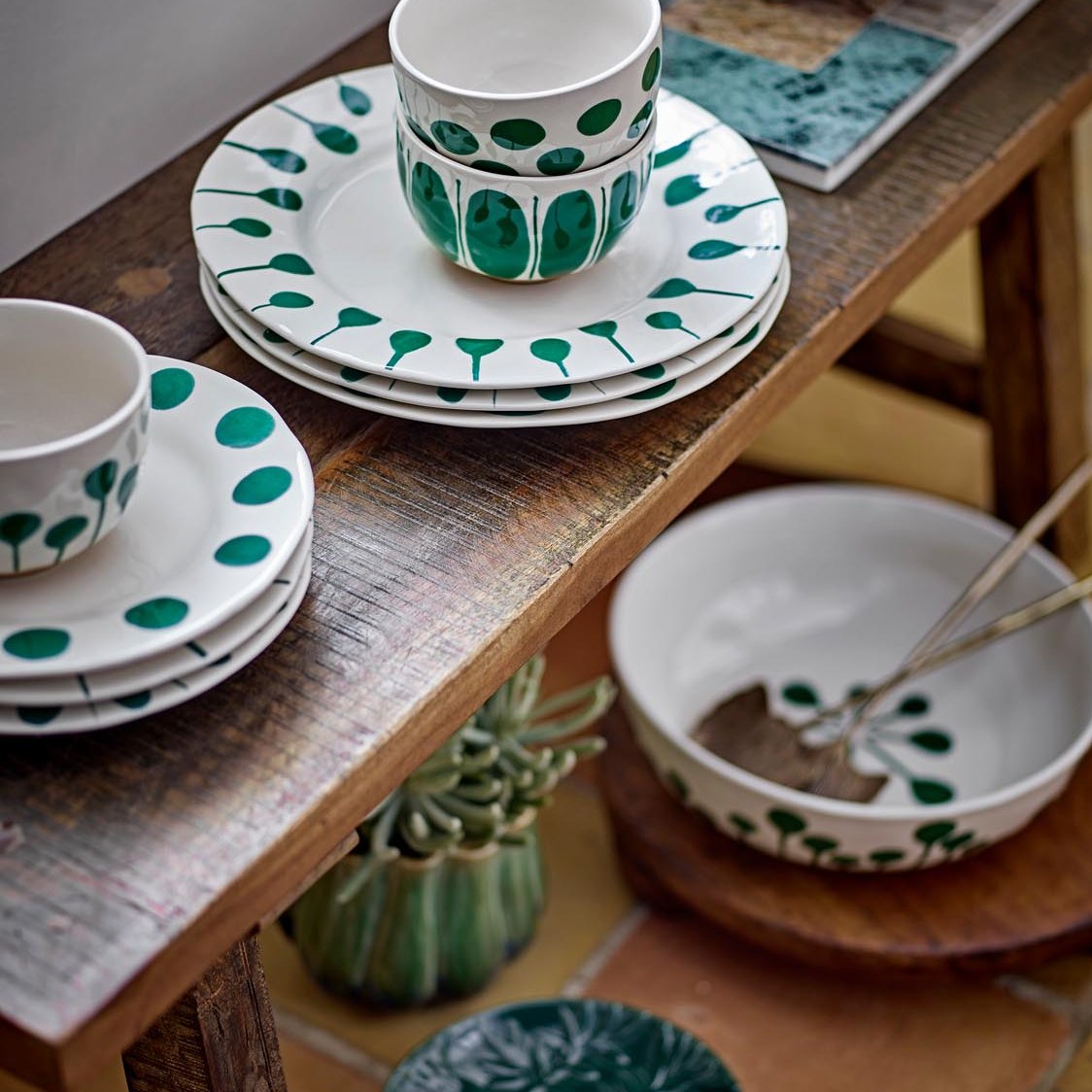 Linora von Creative Collection: Handbemalt und verspielt