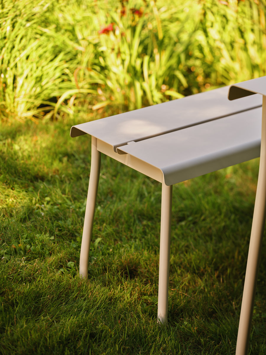 Flaner FLR03 - Bank in Türkis präsentiert im Onlineshop von KAQTU Design AG. Gartenbank ist von Mdd
