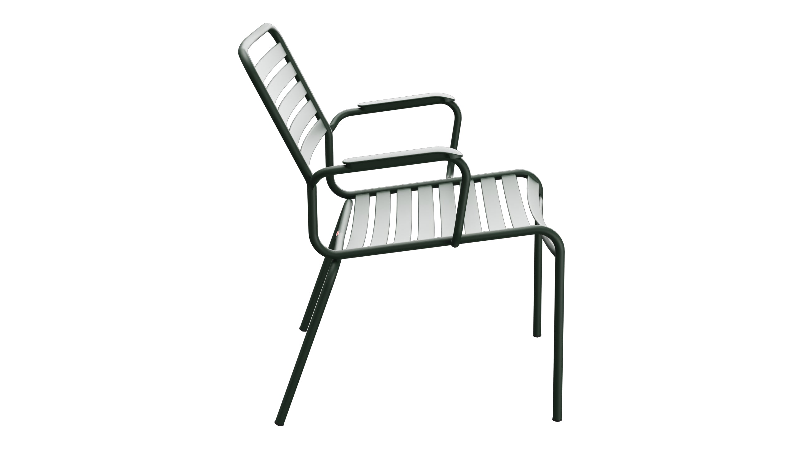 Rigi Lättli-Salonsessel mit Armlehne in Tannengrün präsentiert im Onlineshop von KAQTU Design AG. Gartenstuhl mit Armlehnen ist von Schaffner