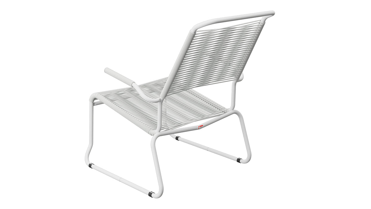 Säntis Spaghetti-Lounger mit Armlehne Hochlehner Kufen in Alusilber präsentiert im Onlineshop von KAQTU Design AG. Outdoor-Sessel mit Armlehnen ist von Schaffner