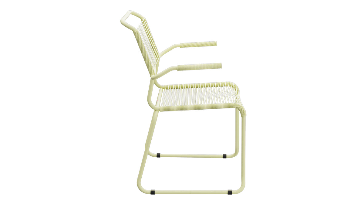 Säntis Spaghetti-Gartenstuhl mit Armlehne Kufen in Buchsbaumgelb präsentiert im Onlineshop von KAQTU Design AG. Gartenstuhl mit Armlehnen ist von Schaffner