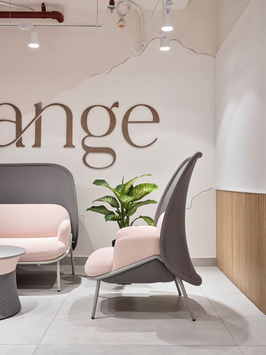 Mesh MF1D - Sessel in Ziegelrot präsentiert im Onlineshop von KAQTU Design AG. Sessel ist von Mdd