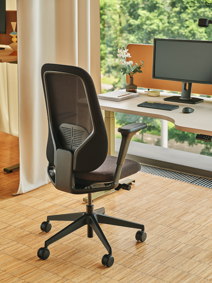 Iris IRS01 - Bürostuhl in präsentiert im Onlineshop von KAQTU Design AG. Bürostuhl ist von Mdd