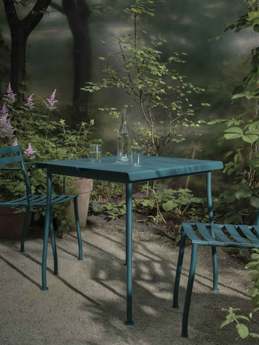 Flaner FLR04 - Cafeteriatisch in Türkis präsentiert im Onlineshop von KAQTU Design AG. Gartentisch ist von Mdd