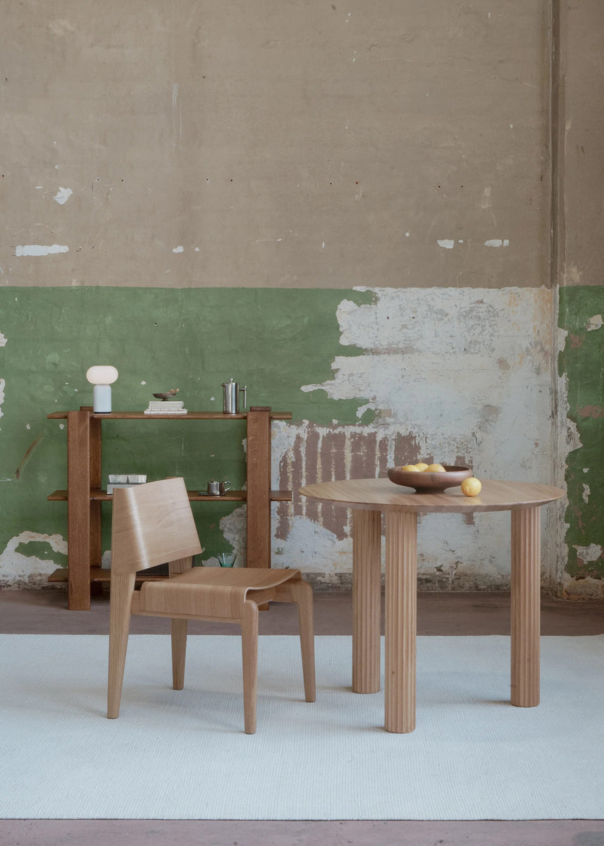 Undia UND01 - Stuhl in Eiche Natur präsentiert im Onlineshop von KAQTU Design AG. Stuhl ist von Tamo