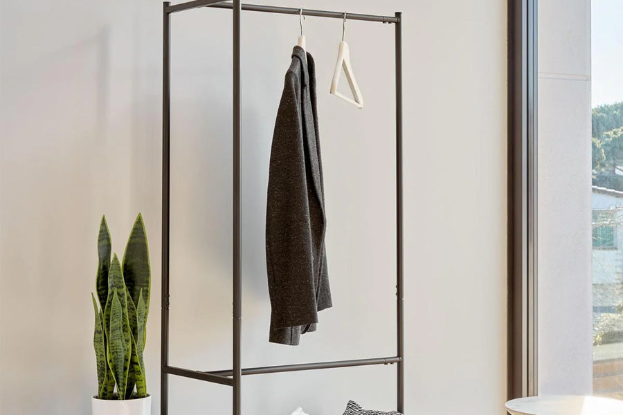 Der Kleiderständer Galatia ist die top Garderobe für deinen Eingangsbereich. Preislich top und stylisch obendrauf.