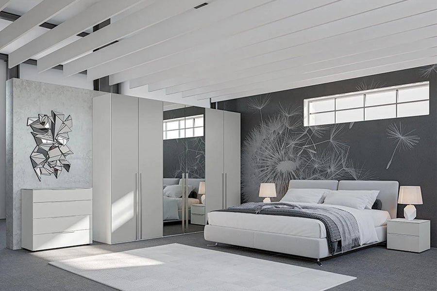 Moderner Schlafzimmerschrank mit Schiebetüren in elegantem Design, perfekt für eine stilvolle und funktionale Aufbewahrungslösung im Schlafzimmer.