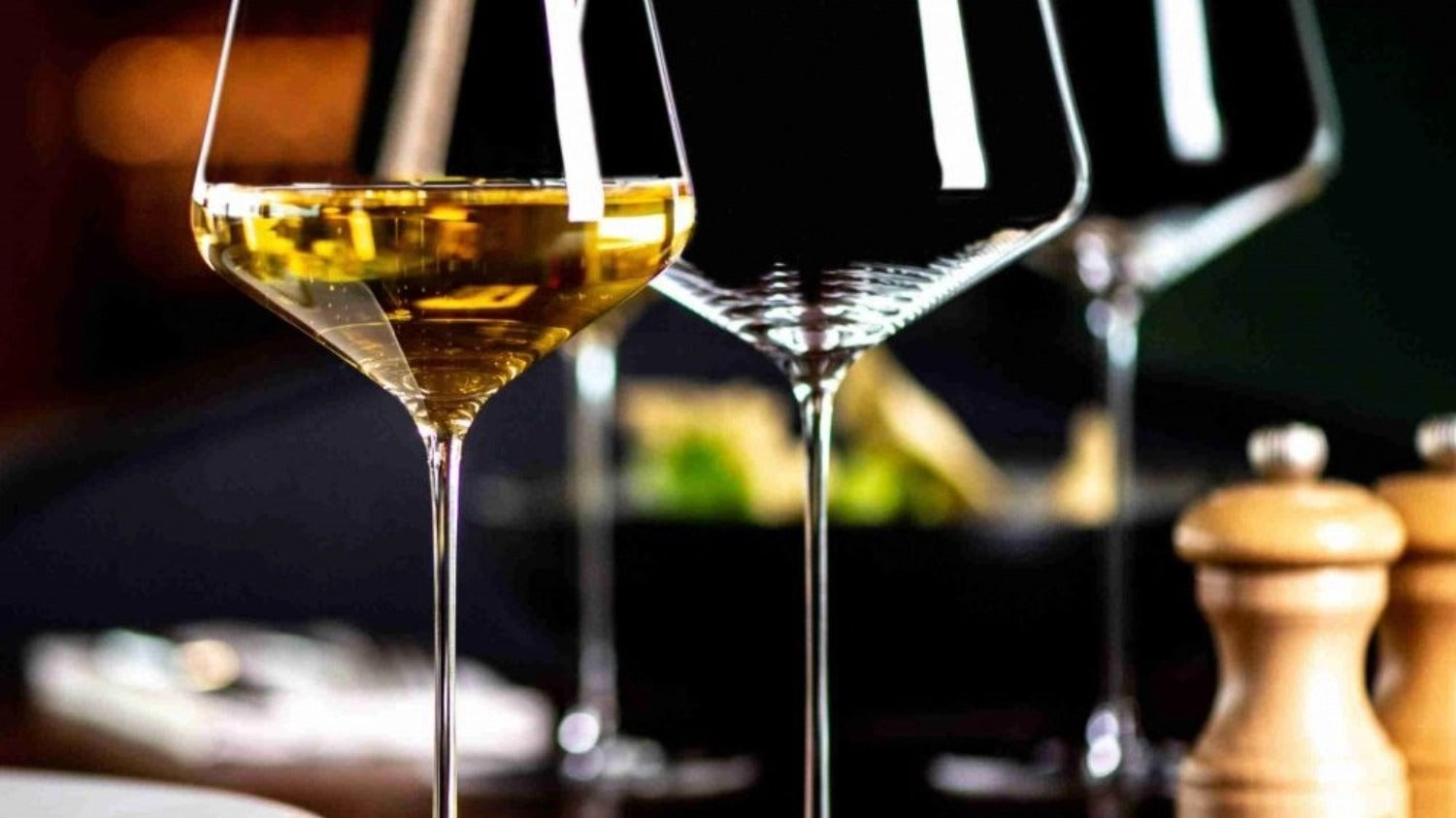 Entdecke die exquisite Kollektion von Lehmann Glas: Hochwertige Weingläser, Sektgläser und Tastinggläser für Weinliebhaber und Gastronomie. Perfekt für jeden Anlass!