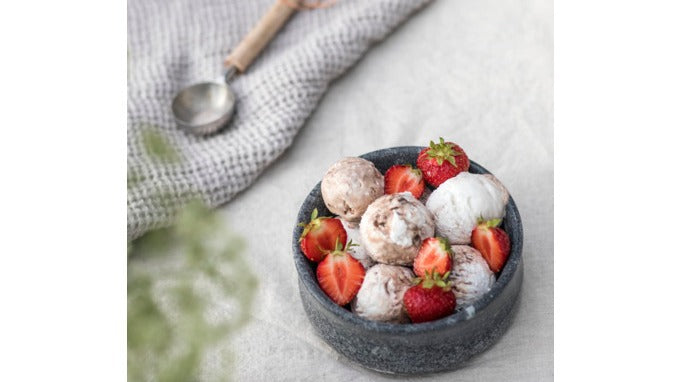 Entdecken Sie die Hukka Design Kollektion: Nachhaltige Wohnkultur aus 2,8 Mrd. Jahren altem finnischem Speckstein. Ideal für Küche, Sauna & stilvolle Deko.