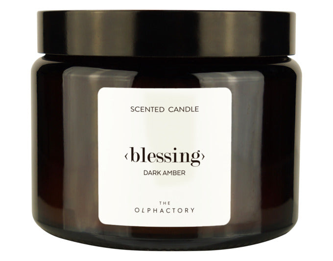 Entdecke die luxuriösen Duftkerzen von The Olphactory: handgegossen, pflanzlich, mit ätherischen Ölen. Schaffe Wohlfühlatmosphäre!