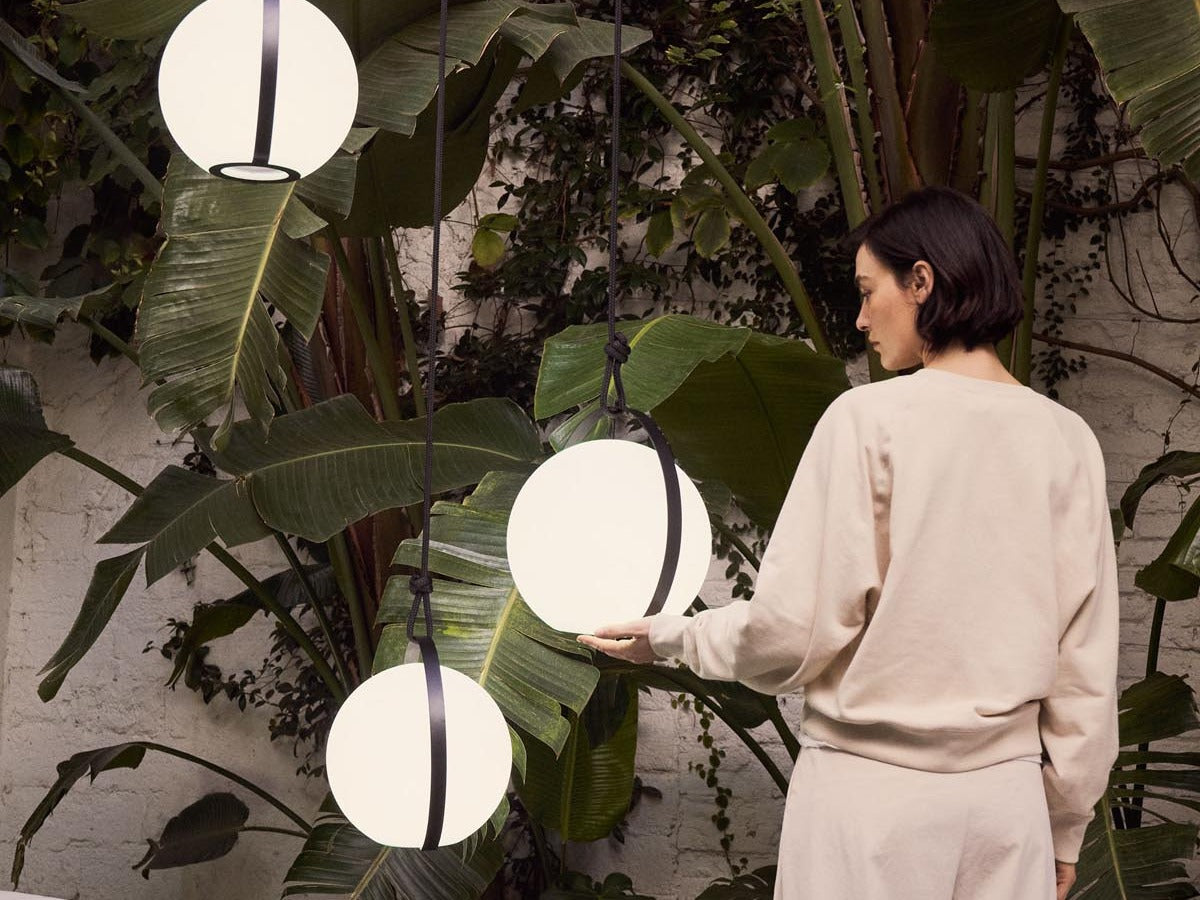 Elegante Dinesh Kollektion von Kave Home: stilvolle Möbel und Accessoires in warmen Erdtönen für modernes Wohnen.