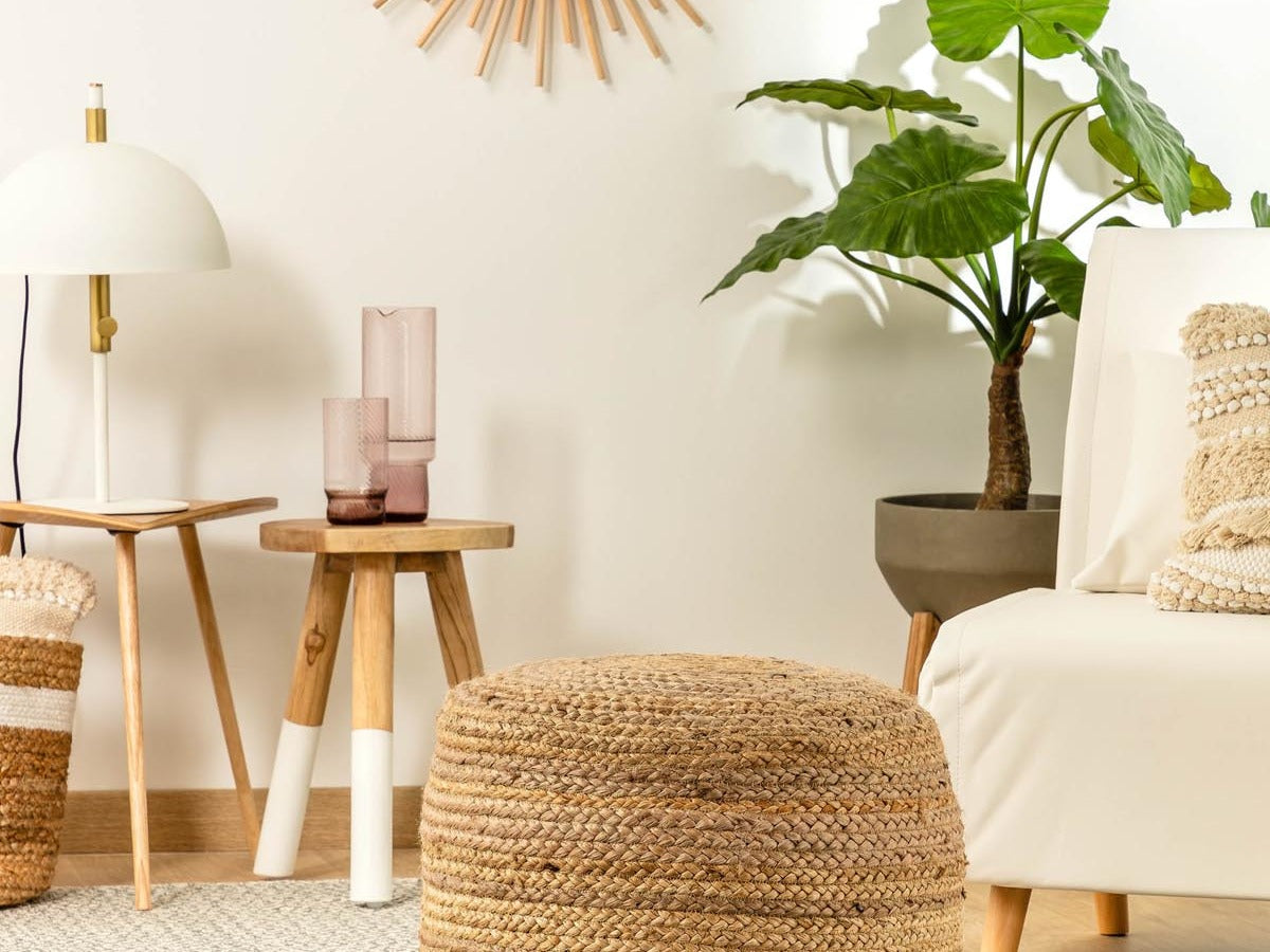 Elegante Möbel der Doc Kollektion von Kave Home, modernes Design, stilvolle Materialien, zeitlose Ästhetik.