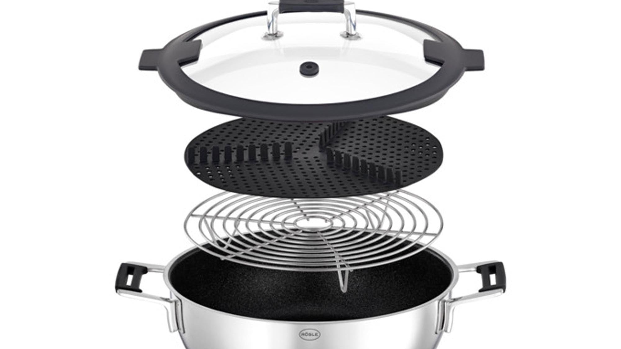 Verschiedene Dampfkochtöpfe in unterschiedlichen Größen und Designs für schnelles, gesundes Kochen und mehr Genuss in der Küche.