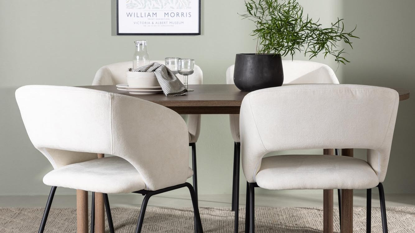 Entdecke die Kollektion Day von Venture Home: stilvolle Stühle in verschiedenen Farben und Materialien für jeden Raum. Ergonomisch und modern!